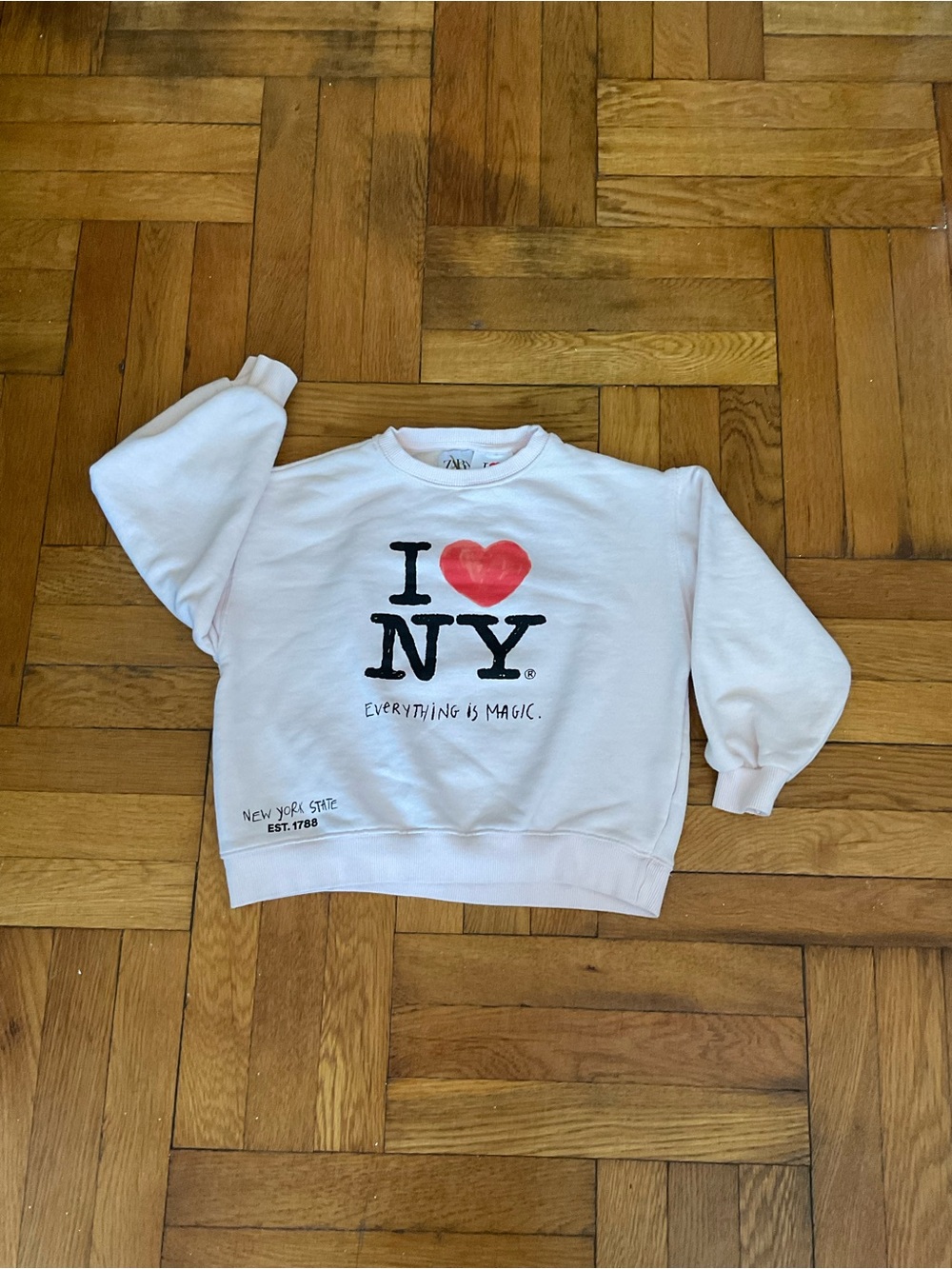 Zara Kids sweatshirt “I ❤️ NY” graphic “Everything is Magic” Size: 9-10 / 140 cm